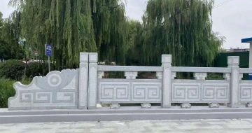 白山 芝麻灰桥栏杆、河道栏杆安装效果