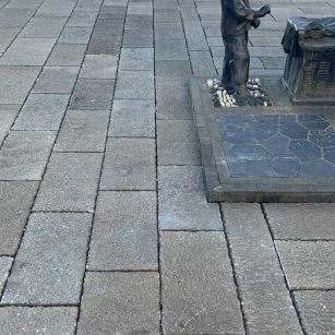 白山仿古石铺装效果