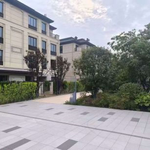 白山 芝麻白与芝麻白搭配铺装，尺寸1200*600