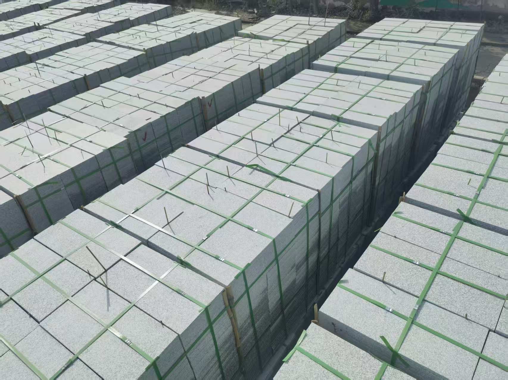 白山 芝麻白1.8公分火烧300*600地铺，清仓大甩卖