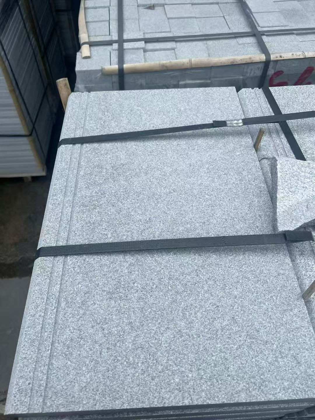 白山 芝麻灰火烧面拉槽台阶