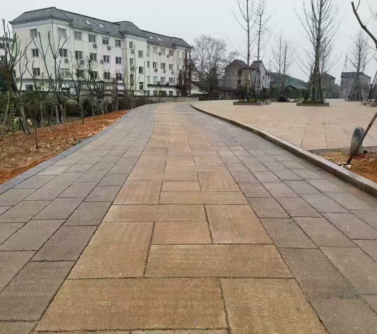 白山仿古石铺装效果