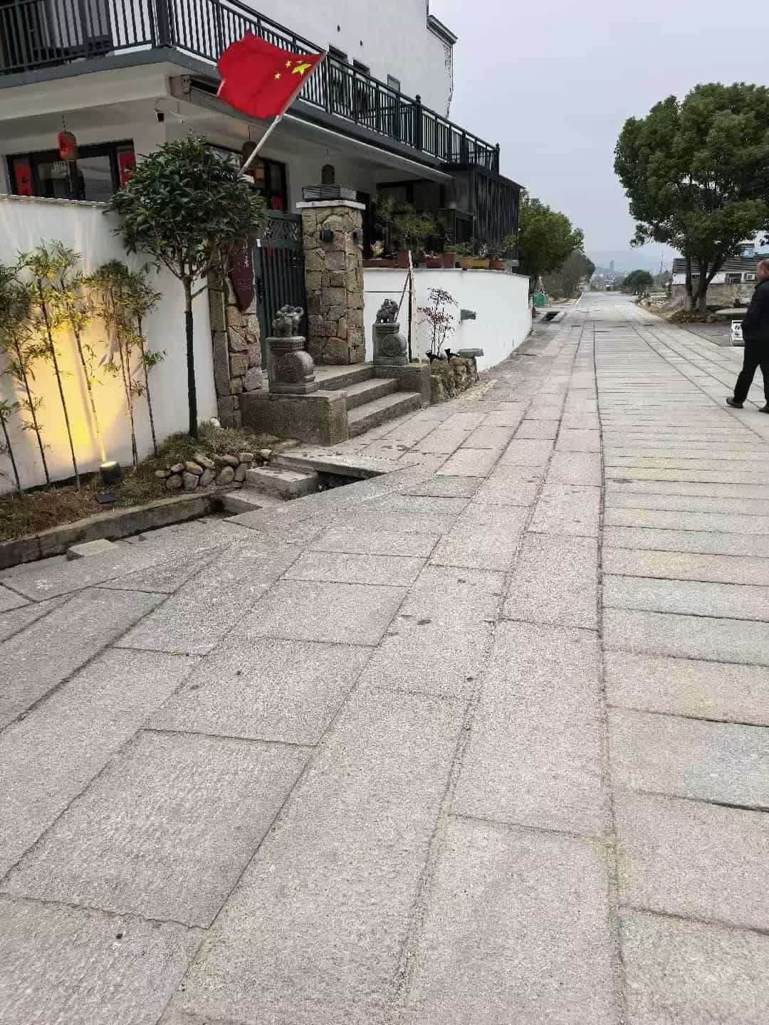 白山仿古石铺装效果
