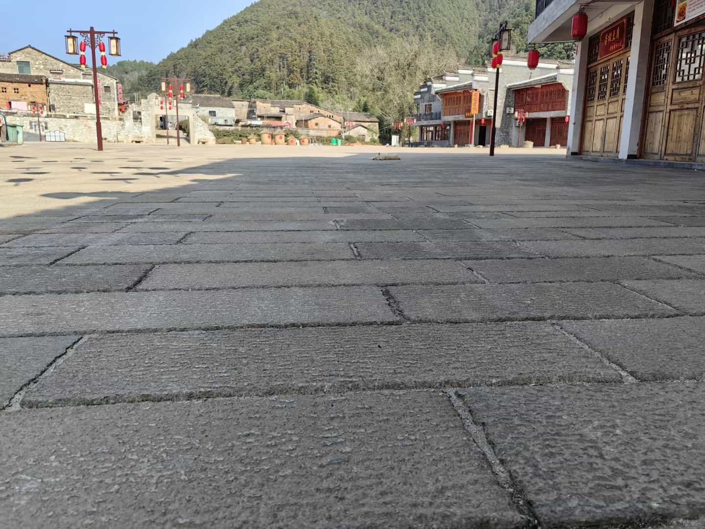 白山仿古石铺装效果