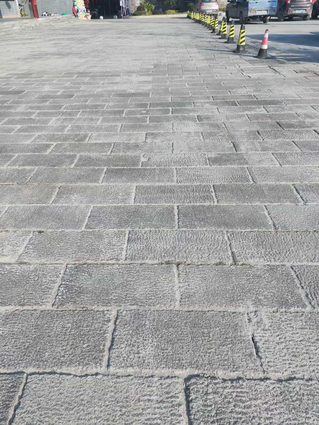 白山仿古石铺装效果