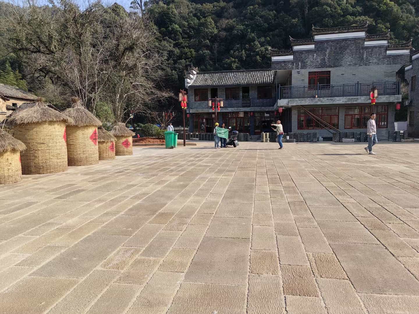 白山仿古石铺装效果