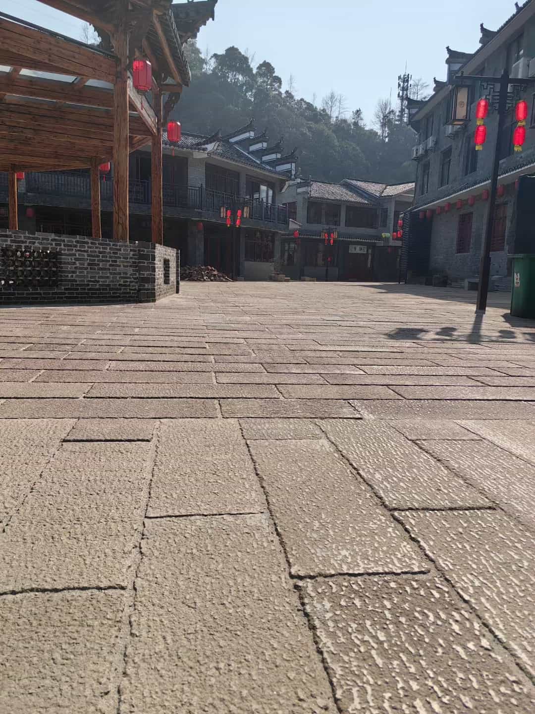 白山仿古石铺装效果