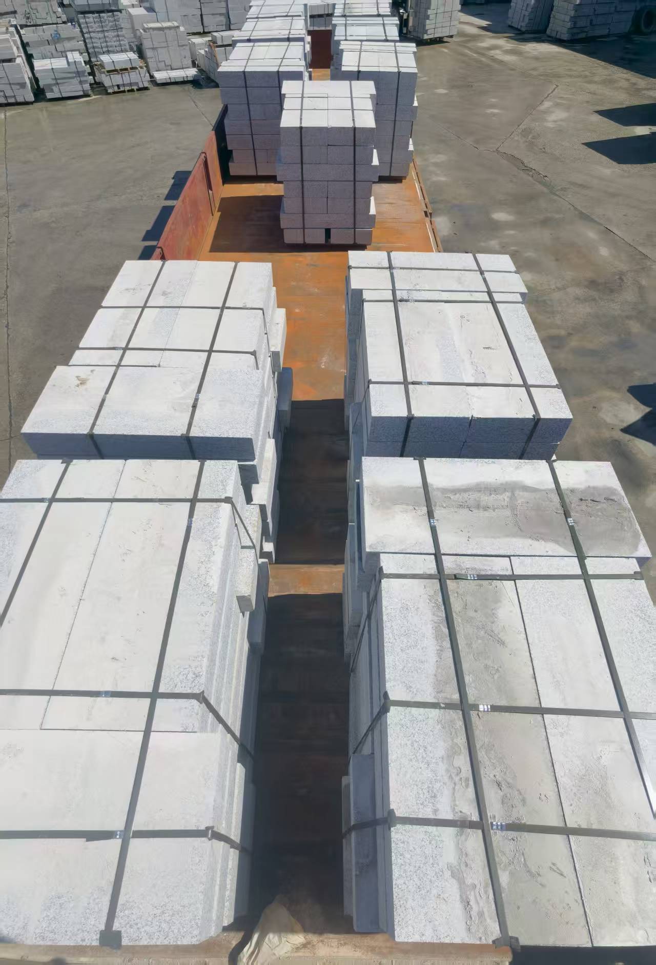 白山 路沿石装车出货