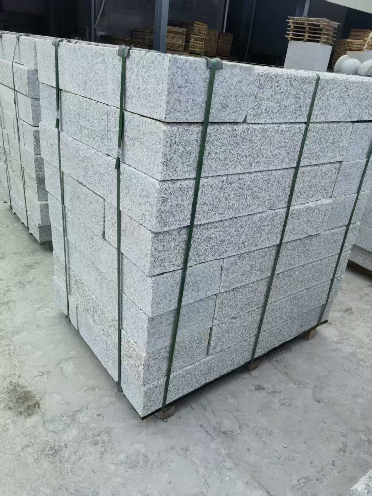 白山 芙蓉白火烧两面路沿石