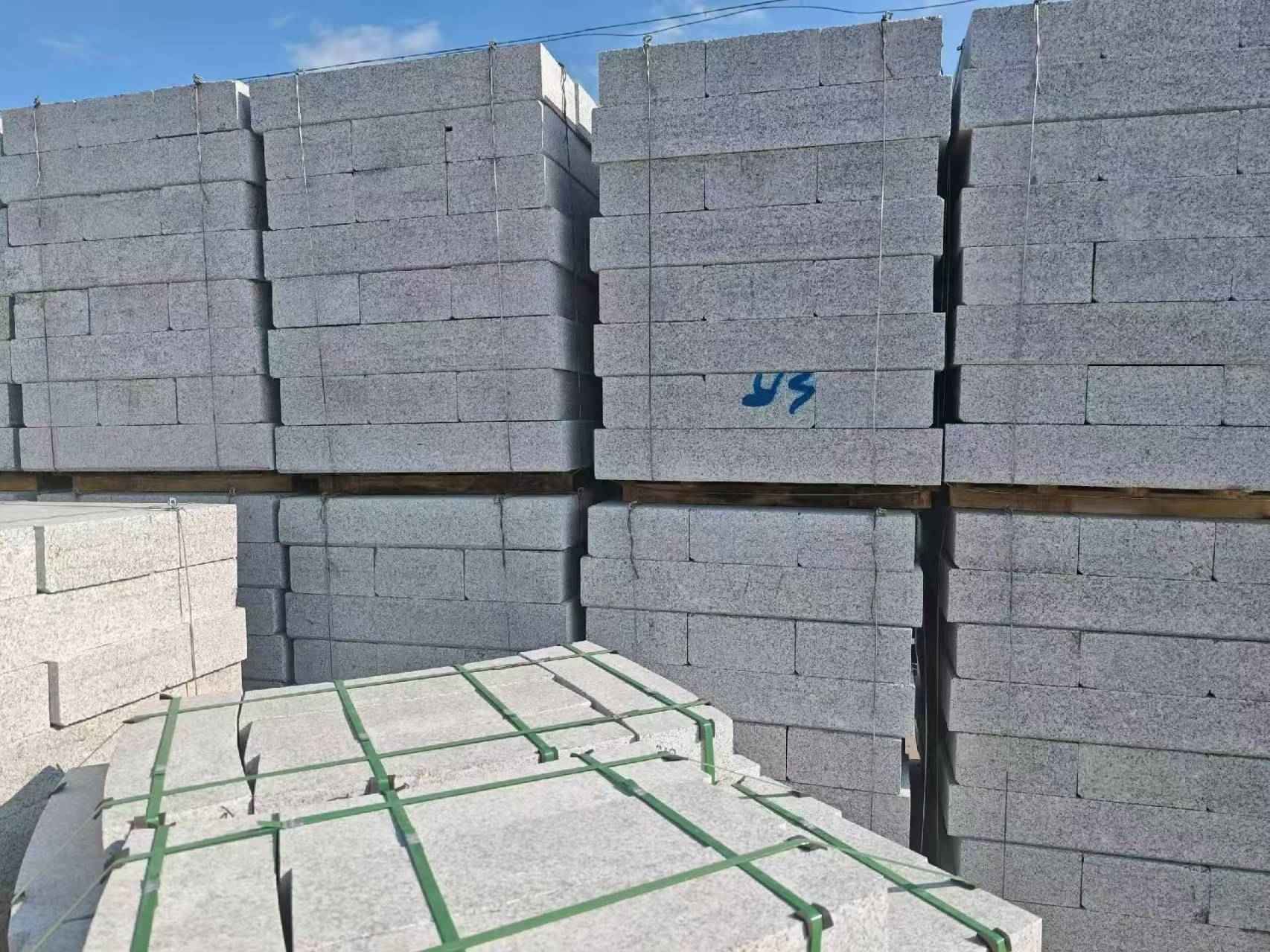 白山 路沿石，路侧石-尺寸标准、颜色均匀