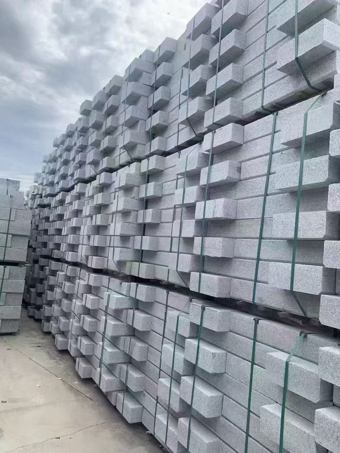 白山 芝麻灰侧石