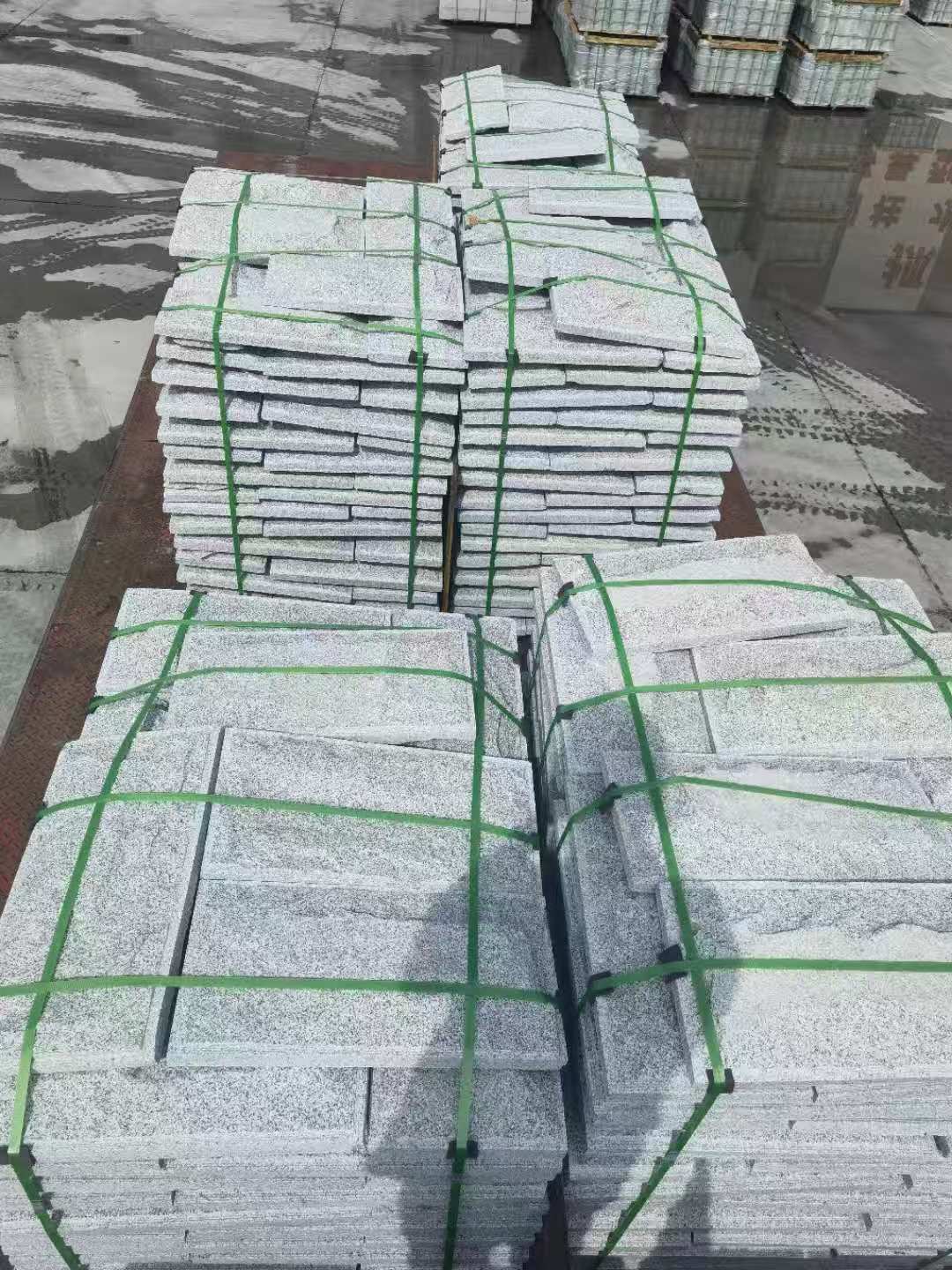 白山 芝麻白蘑菇石装车出货