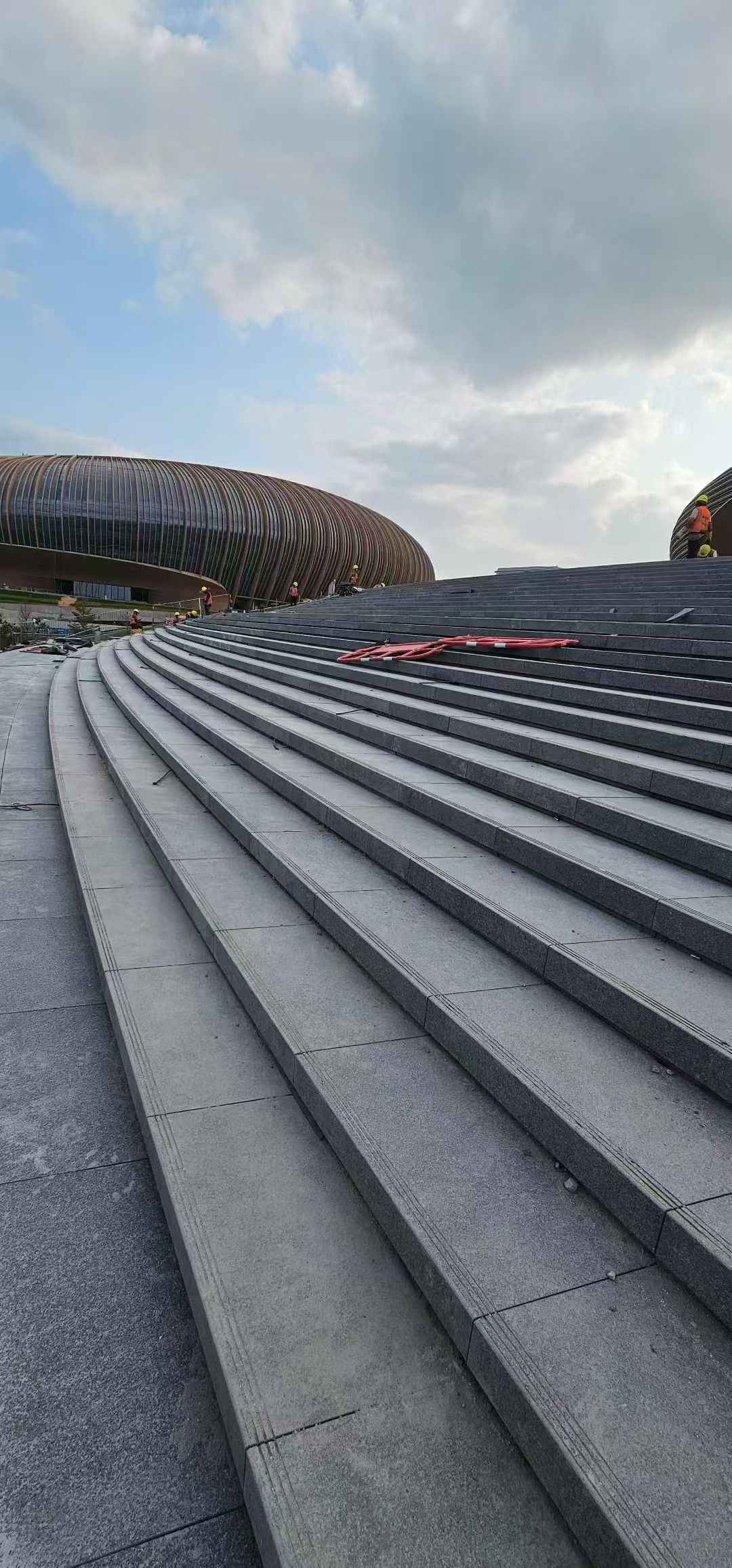 白山 弧形整石台阶铺装效果图