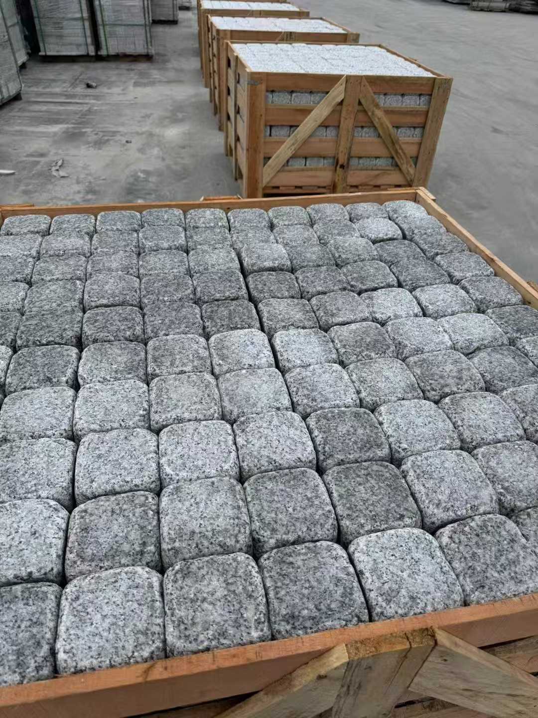 白山 园林景观滚石