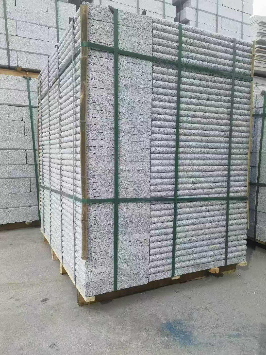 白山 芙蓉白3公分厚磨圆边、拉槽，楼梯踏步