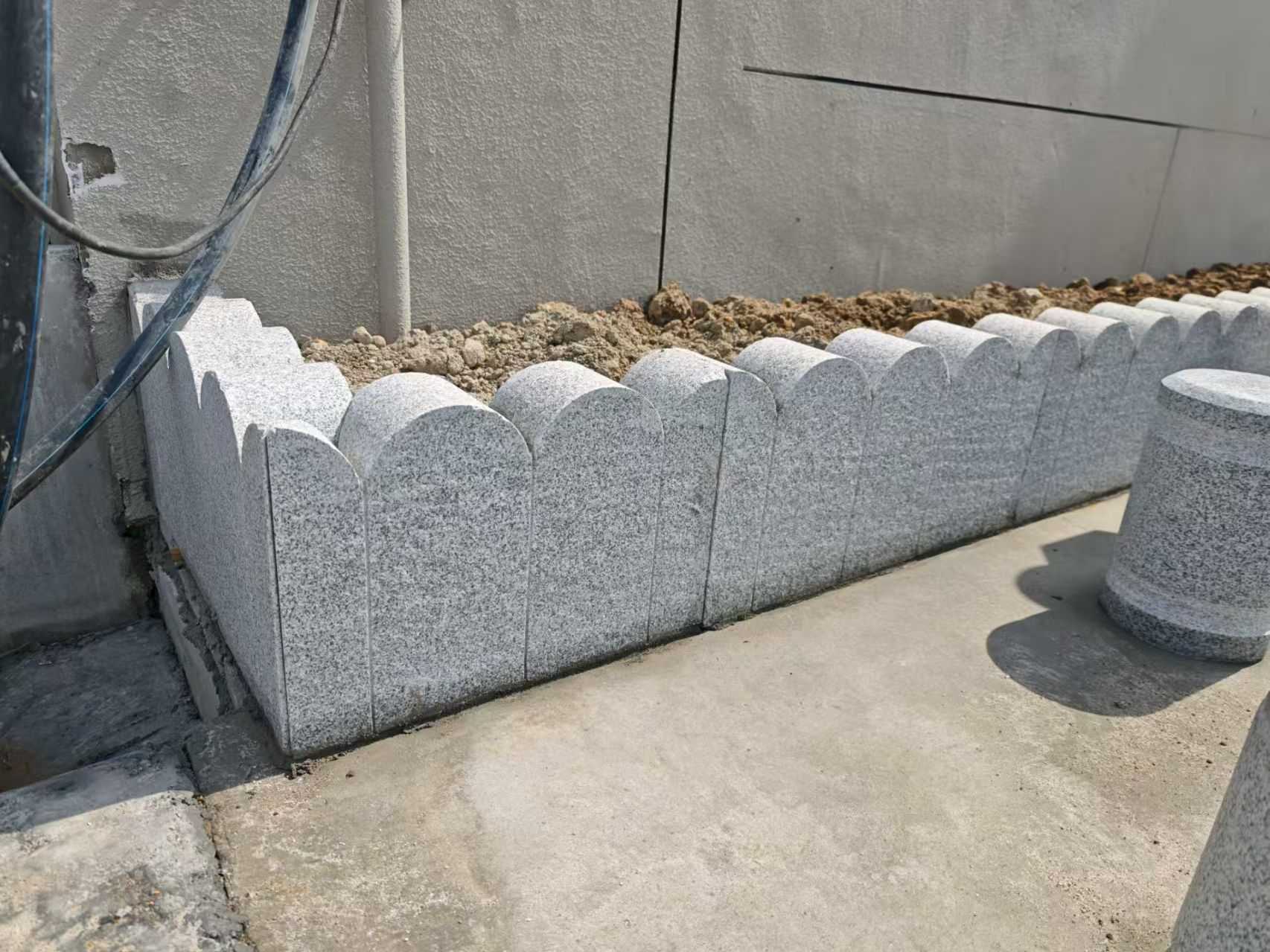 白山 芝麻白花岗岩花边石铺装效果图